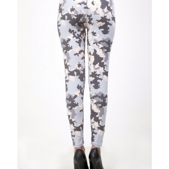 Buttery Softy Gray Camo Leggings! - Picture 3 of 6